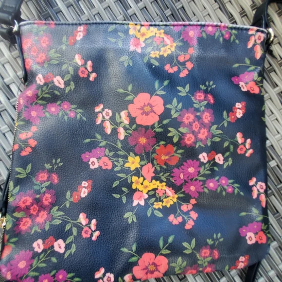 Apt 9 Black & Floral Crossbody Bag - Picture 4 of 7